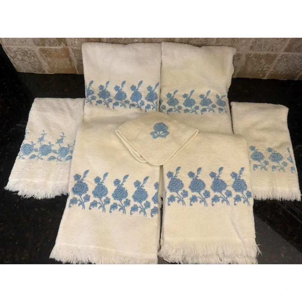 Vintage Dundee 7 Piece Set Bath & Hand Towel Retro Blue Floral Embroidery U.S.A.